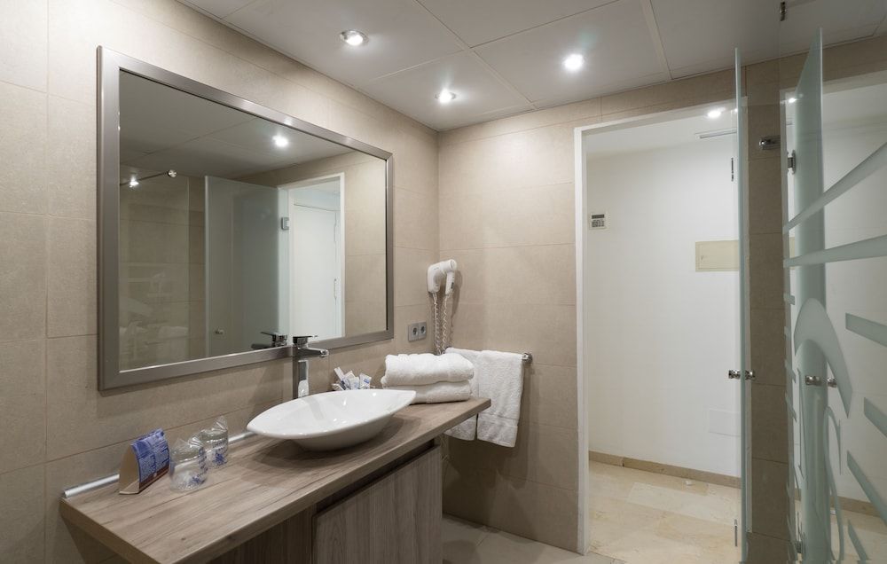 MS Aguamarina Costa del Sol Junior Suite Pool View 6