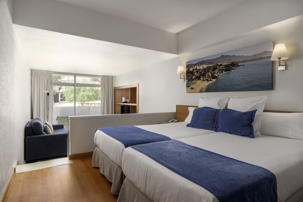 Standard Suite (2 adults)