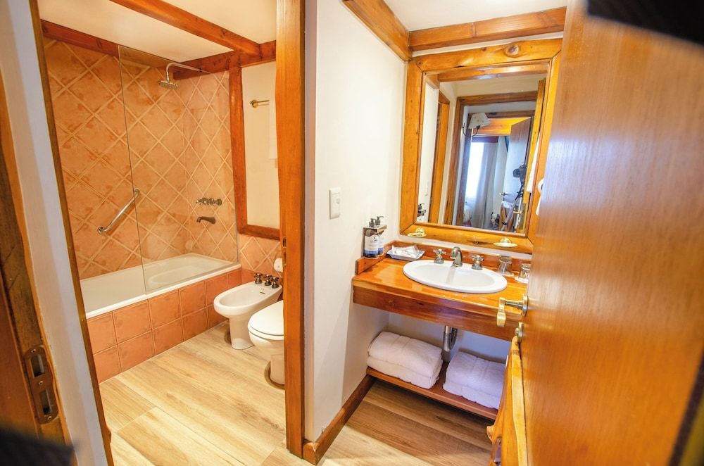 Nido del Condor Hotel & Spa Cabin, Kitchen, Lake View 4