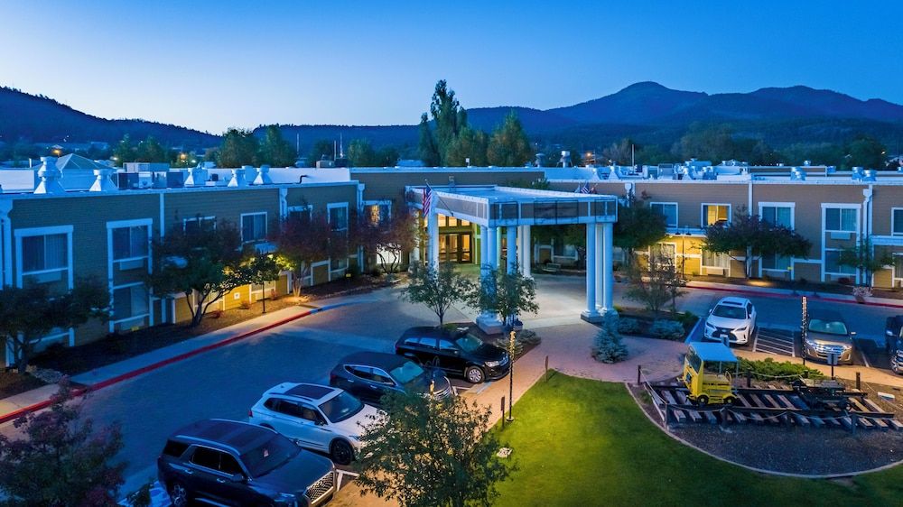 undefined Grand Canyon Railway Hotel 6
