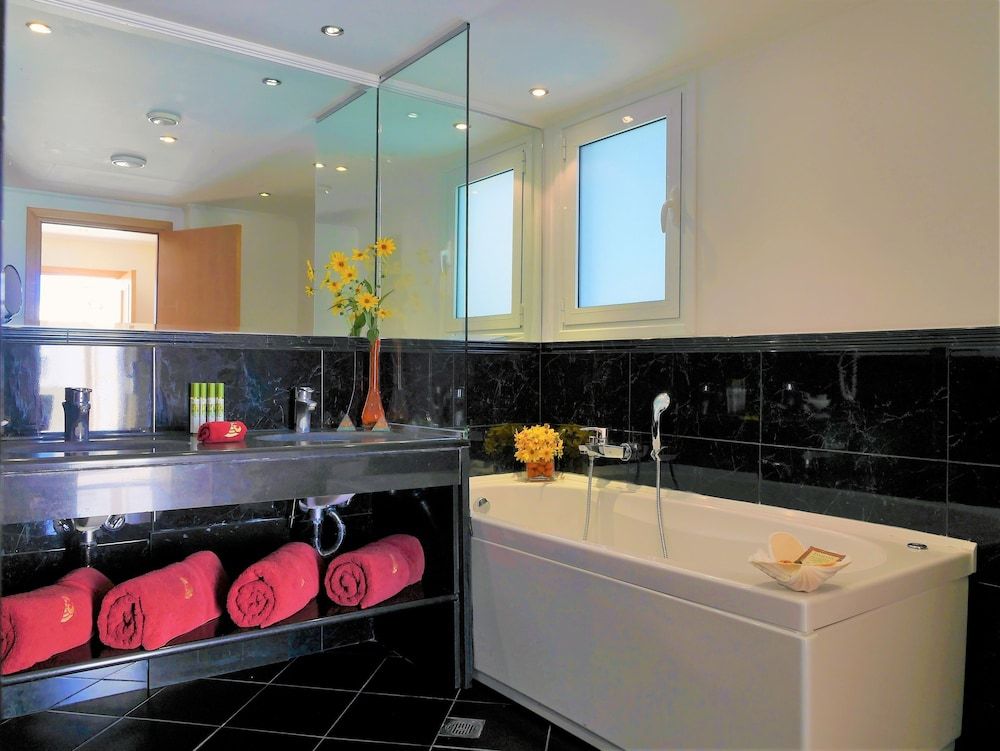 Exclusive Seafront One-Bedroom Maisonette Individual Pool