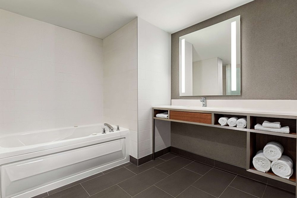 Junior Suite, 1 King Bed