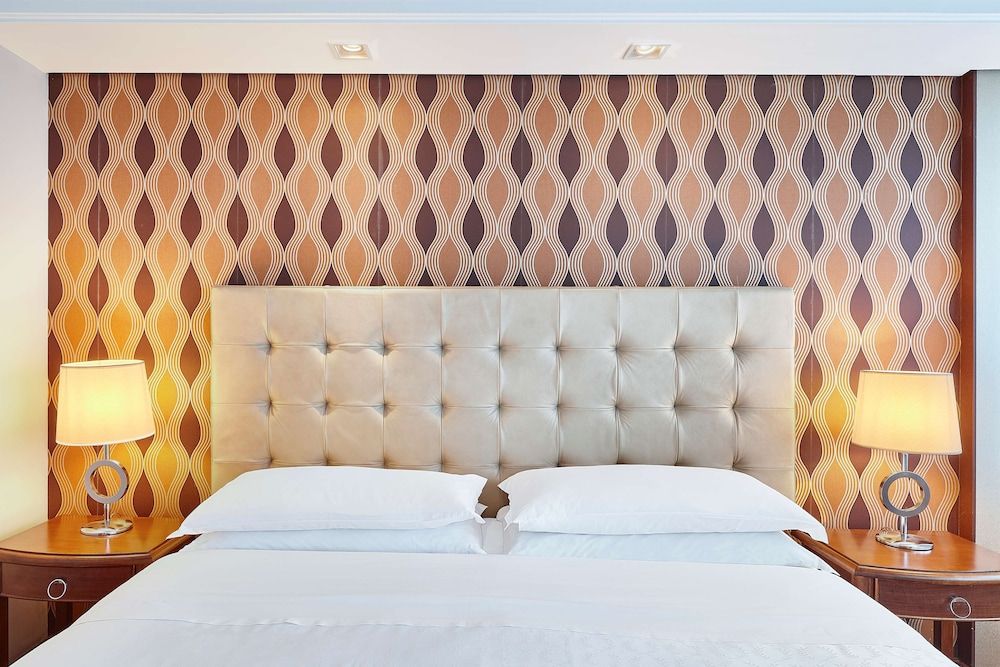 Deluxe Room, 1 King Bed