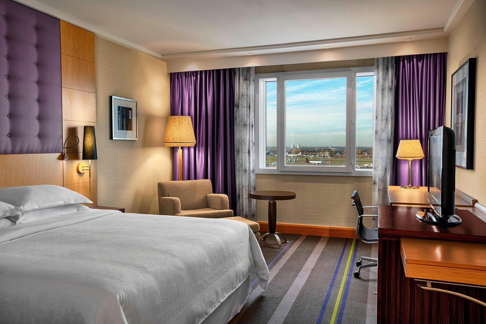 Executive, Club lounge access, Guest room, 1 King