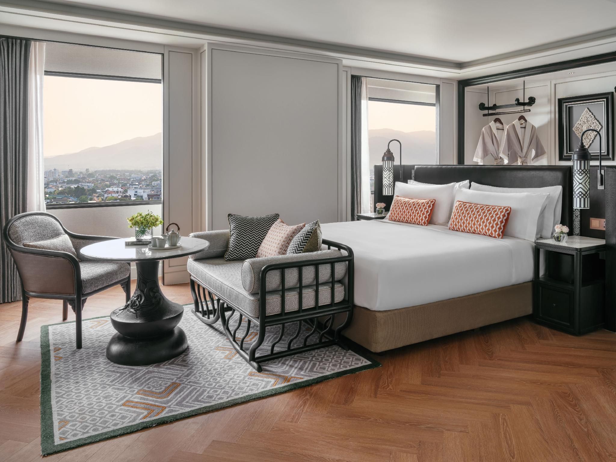 1 King Premium Mountain View Club Benefits Access