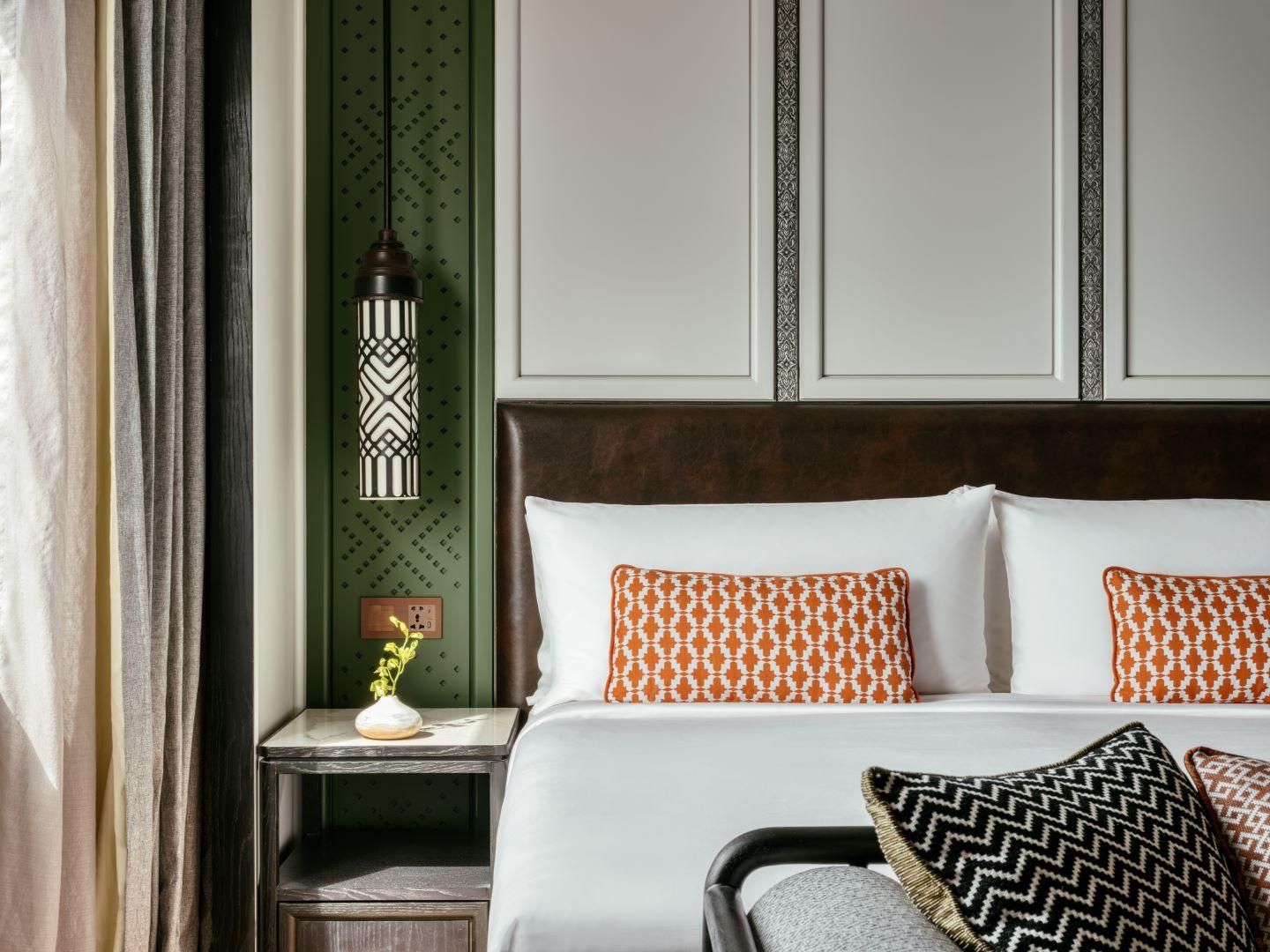 1 King Classic Accessible