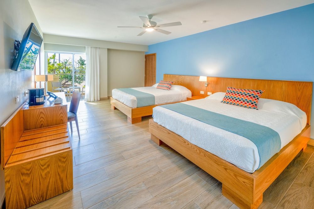 Deluxe Room, 2 Queen Beds, Balcony, Ocean View