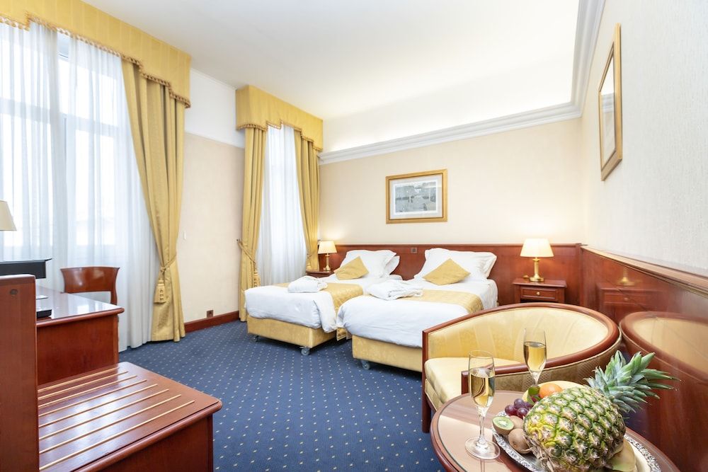 Palace Hotel Superior Twin Room 2