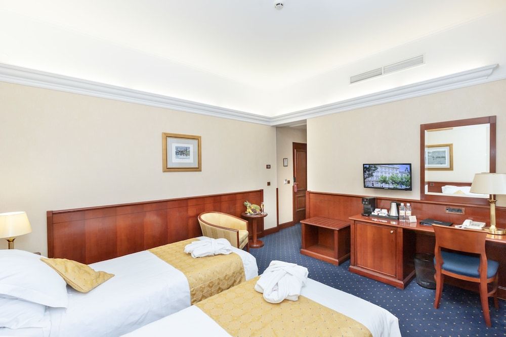 Palace Hotel Superior Twin Room