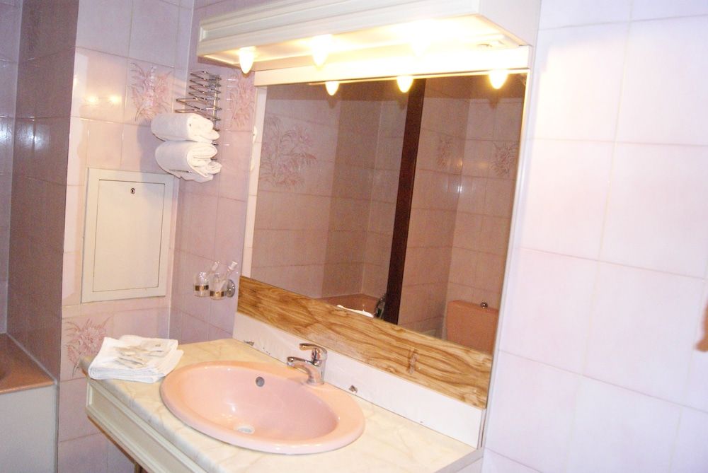 Hôtel 1er Consul Rouen Classic Double Room 9