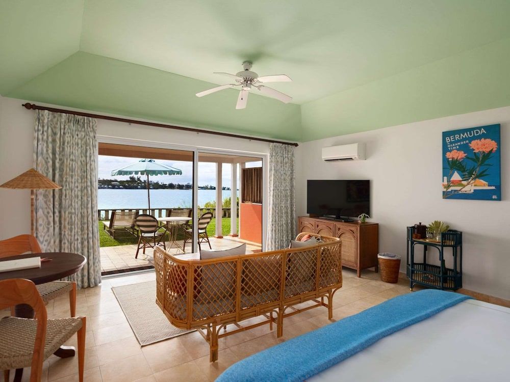 Cambridge Beaches Resort & Spa Deluxe Room (Water View) 5
