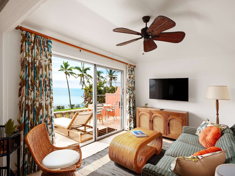 Cambridge Beaches Resort & Spa Deluxe Room (Water View) 12