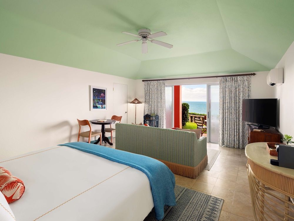 Cambridge Beaches Resort & Spa Deluxe Room (Water View) 11