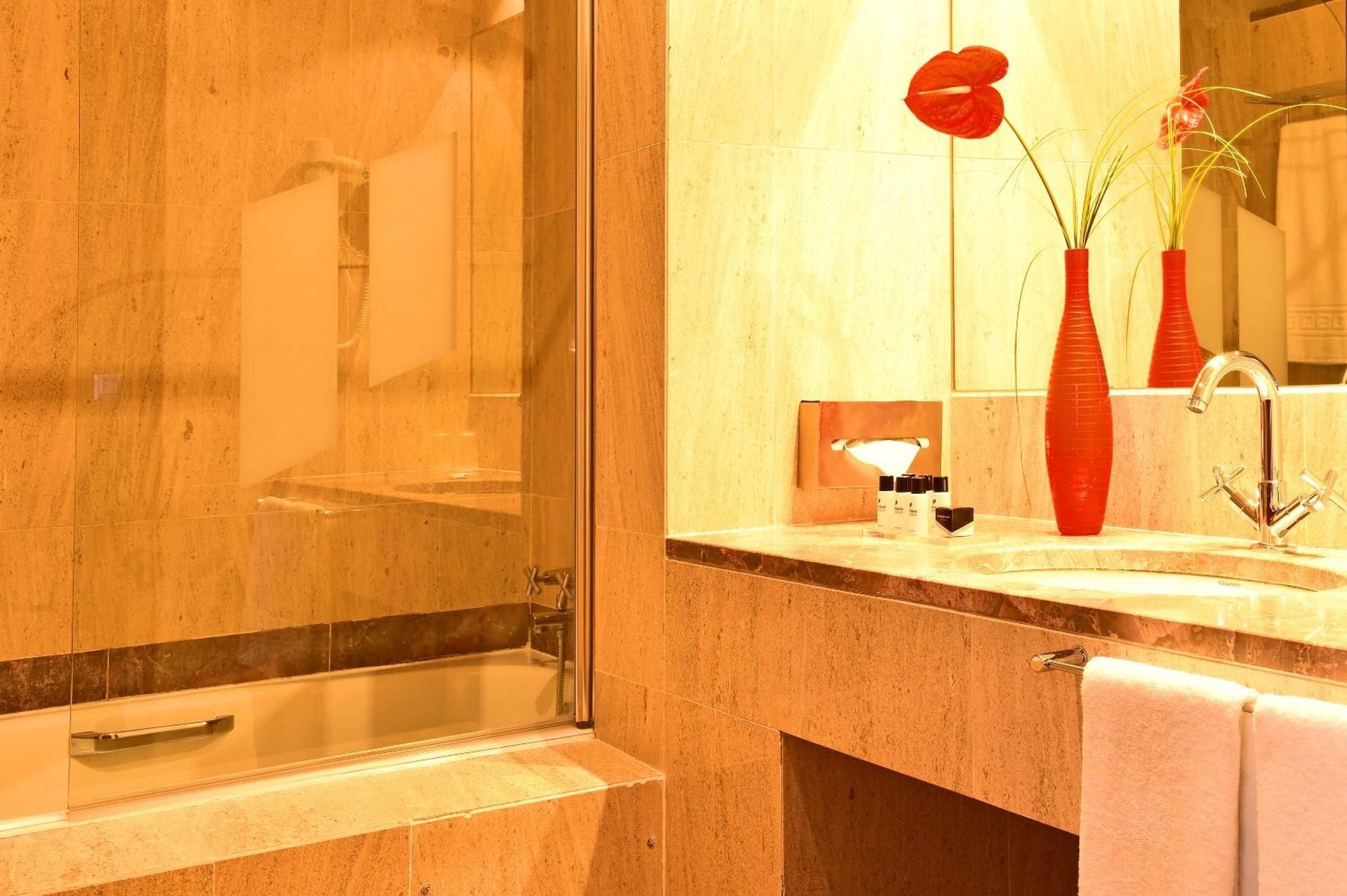 Standard Suite (4 Adults)