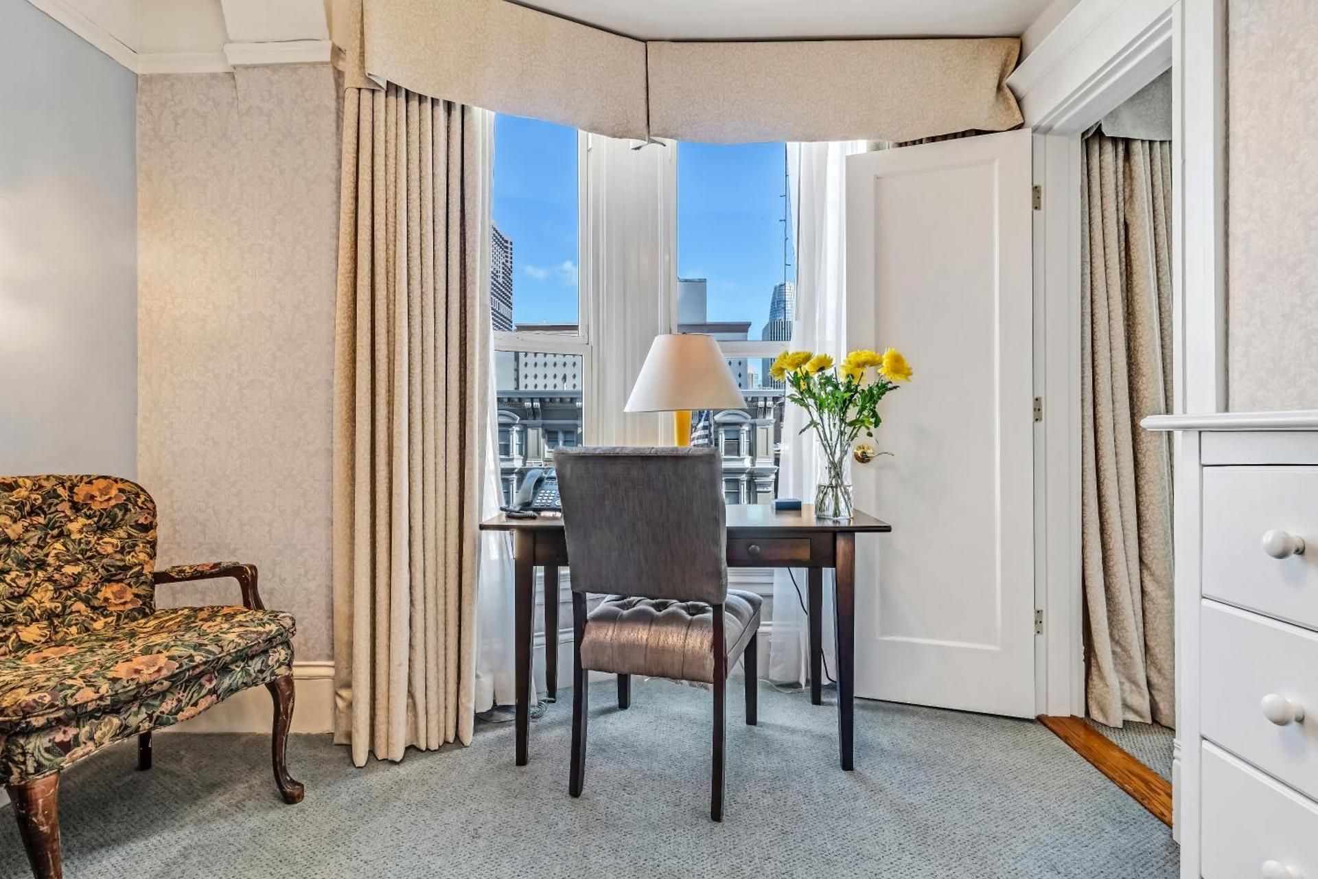 Junior Suite with private bathroom