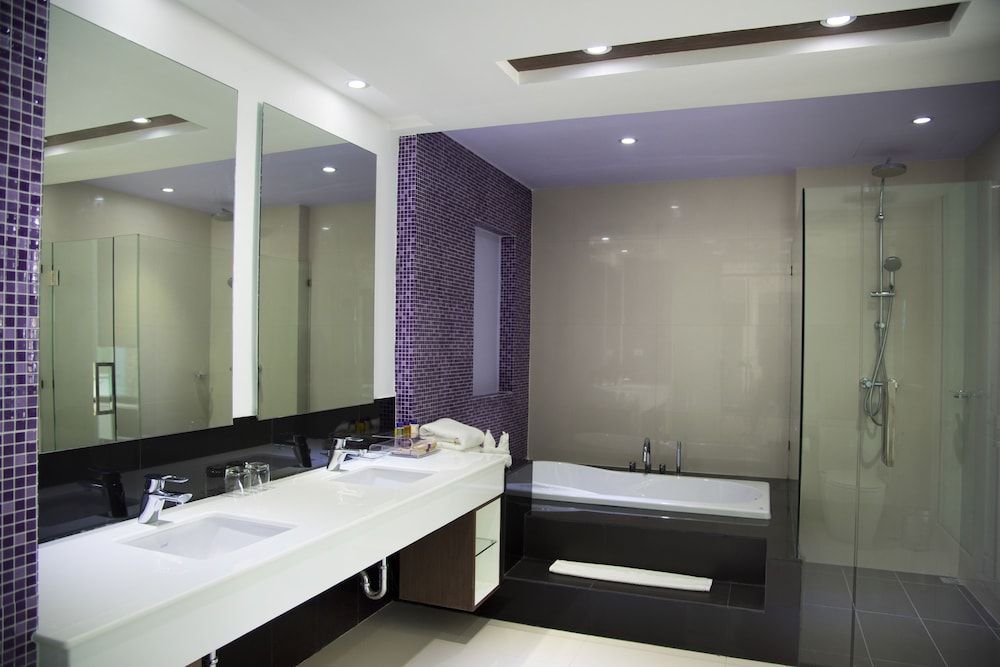 The L Resort Premium Suite, Balcony, Partial Ocean View 5