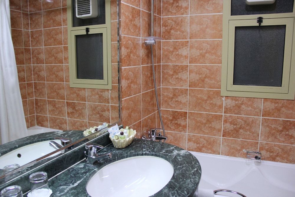 Zain International Hotel Standard Double Room 9