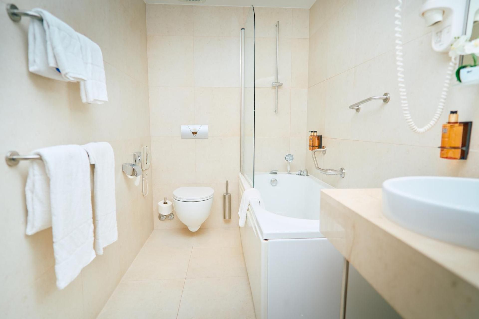 ASTORIA Hotel Opatija Standard Double Room with Sea Side 2