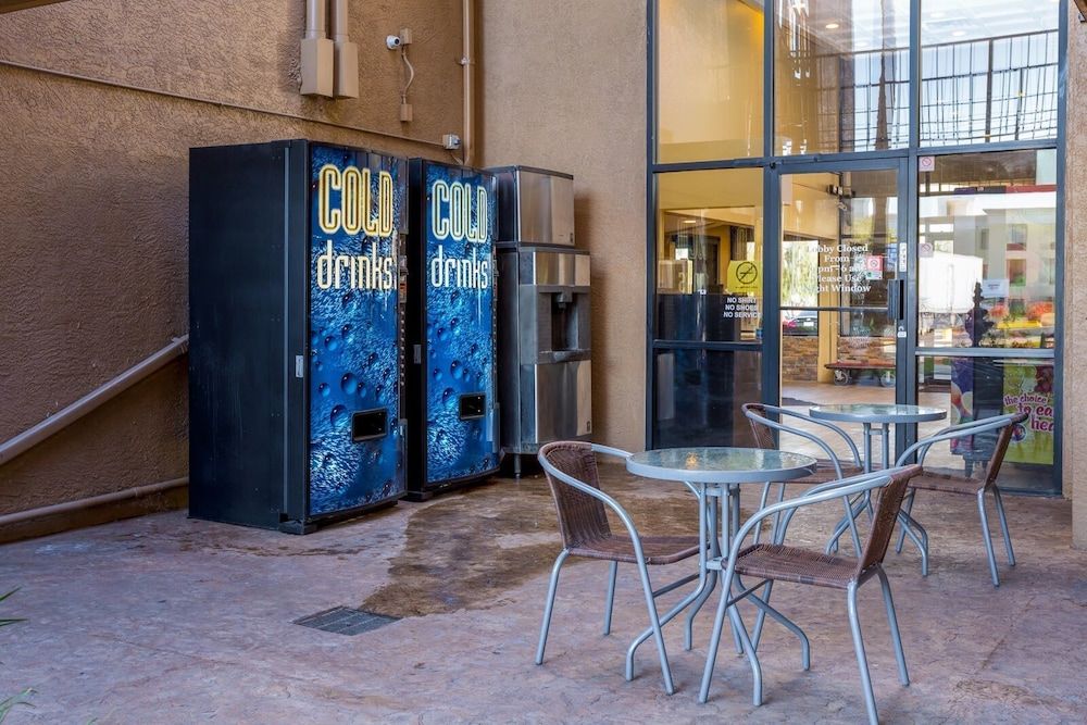 undefined Travelers Inn 6