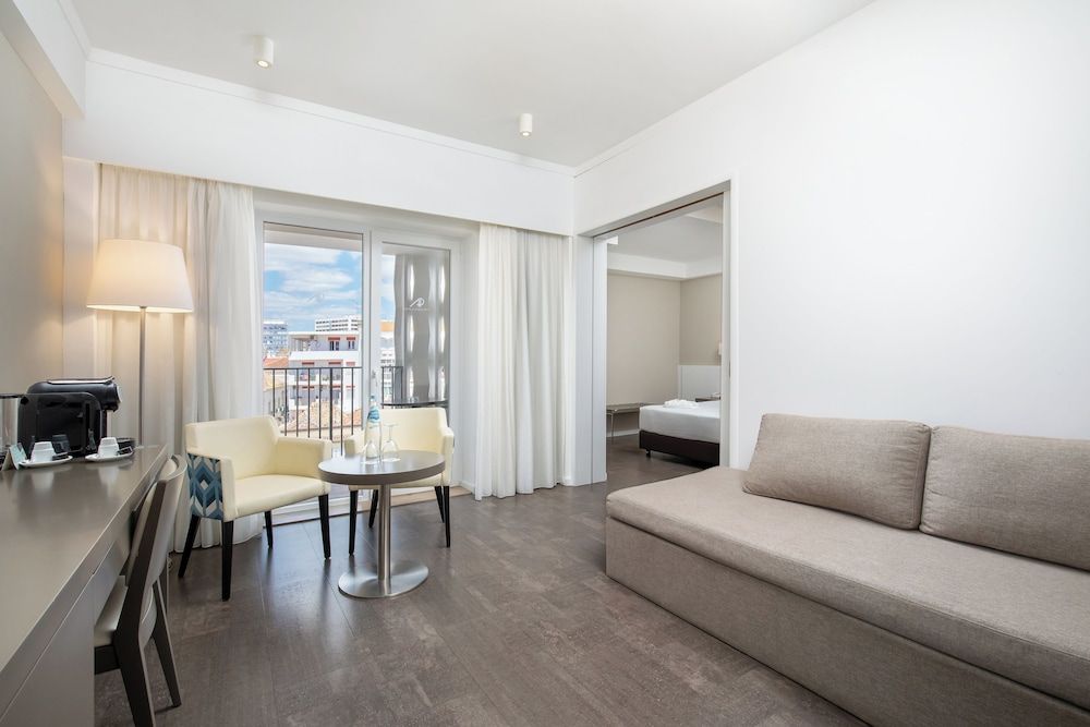 AP Eva Senses City Suite, City View (2 adults + 2 children) 4