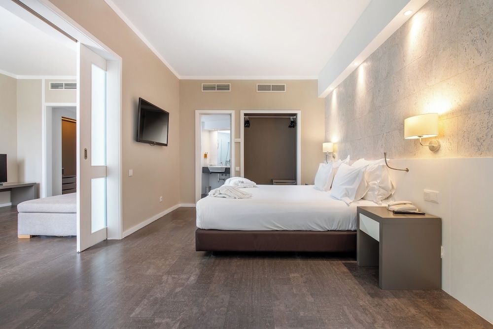 AP Eva Senses Suite, Marina View (2 adults) 2