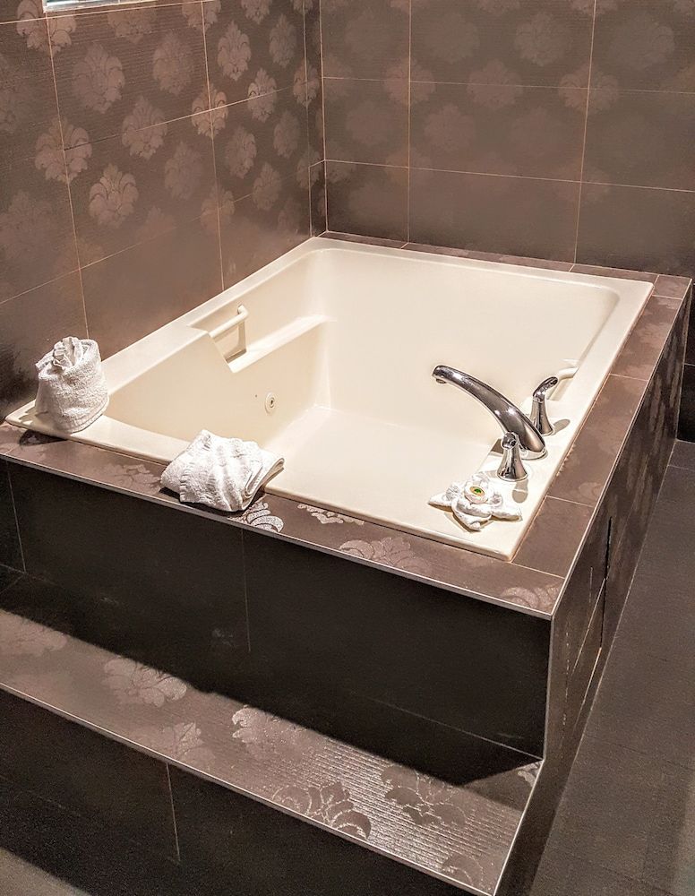 Jetted Tub