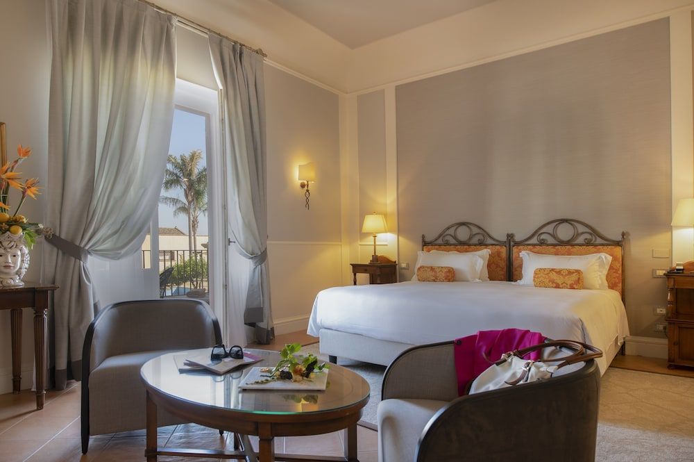 Junior Suite, Pool View