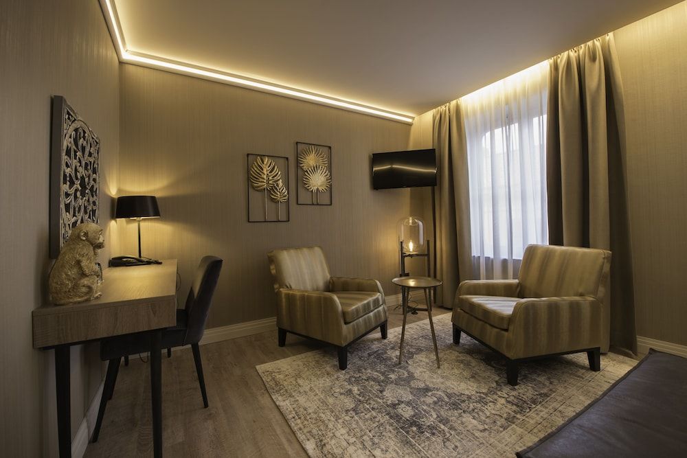 Hotel Acacia Superior Double Room 8