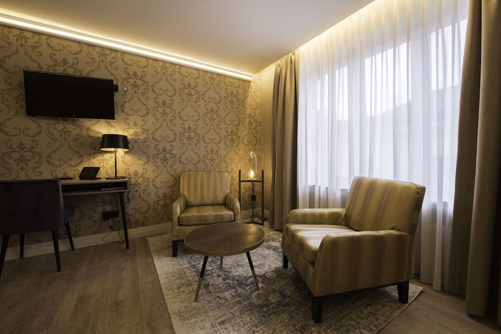 Hotel Acacia Superior Double Room 9