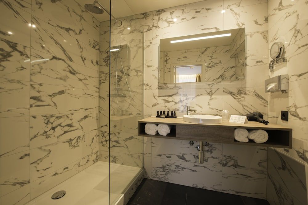 Hotel Acacia Superior Double Room 7