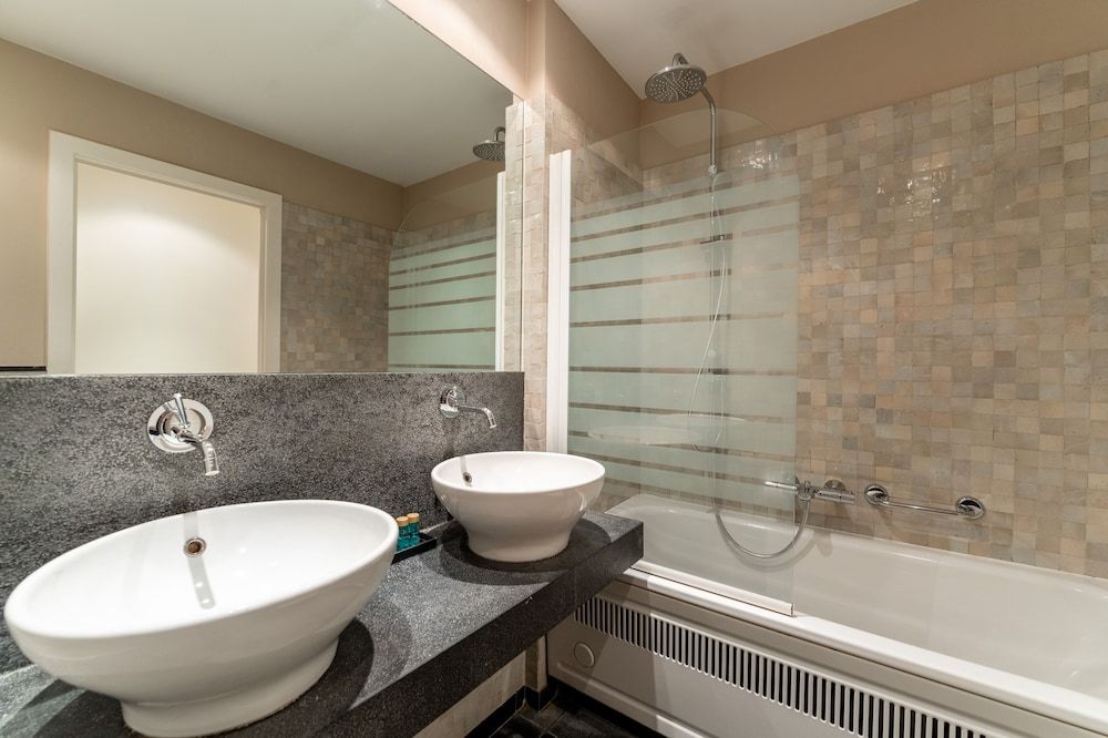 Hotel Acacia Standard Twin Room 8