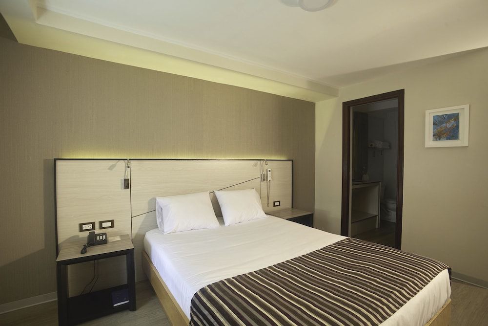 Double Room, 1 Queen Bed