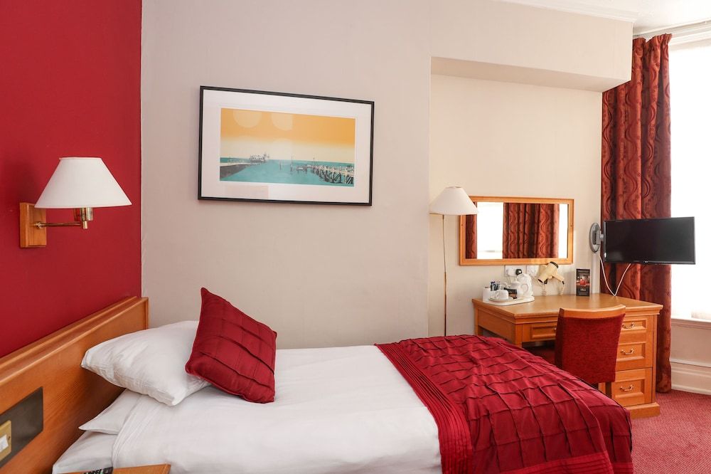 Royal Exeter Hotel Superior Single Room 2