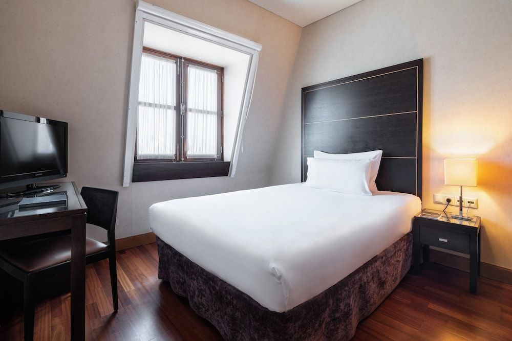 undefined Eurostars Das Artes 8