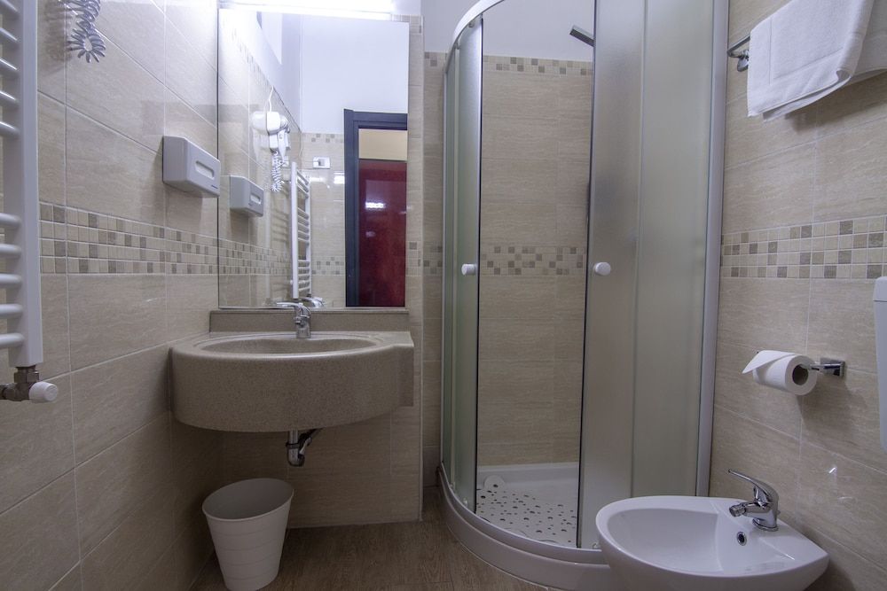 Hotel Dei Fiori Standard Double Room, 1 Double Bed 10