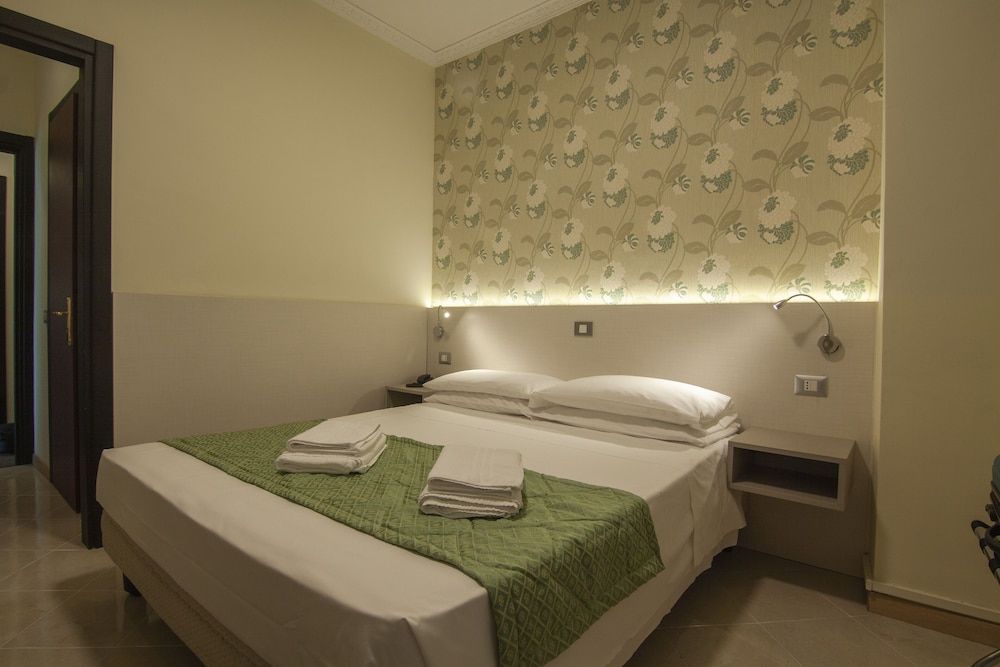 Hotel Dei Fiori Standard Double Room, 1 Double Bed 4