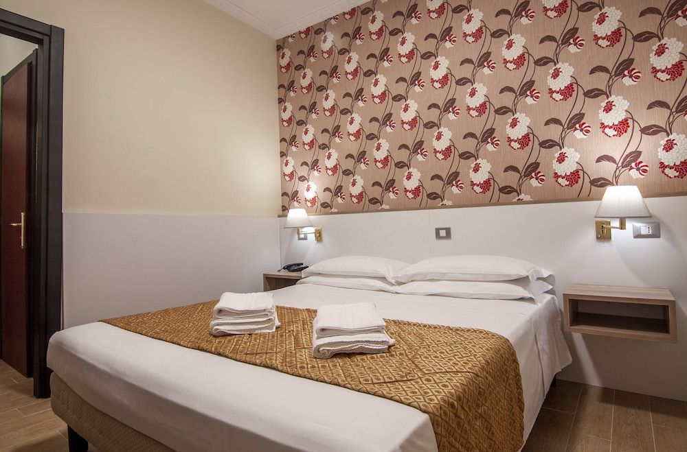 Hotel Dei Fiori Standard Double Room, 1 Double Bed 9