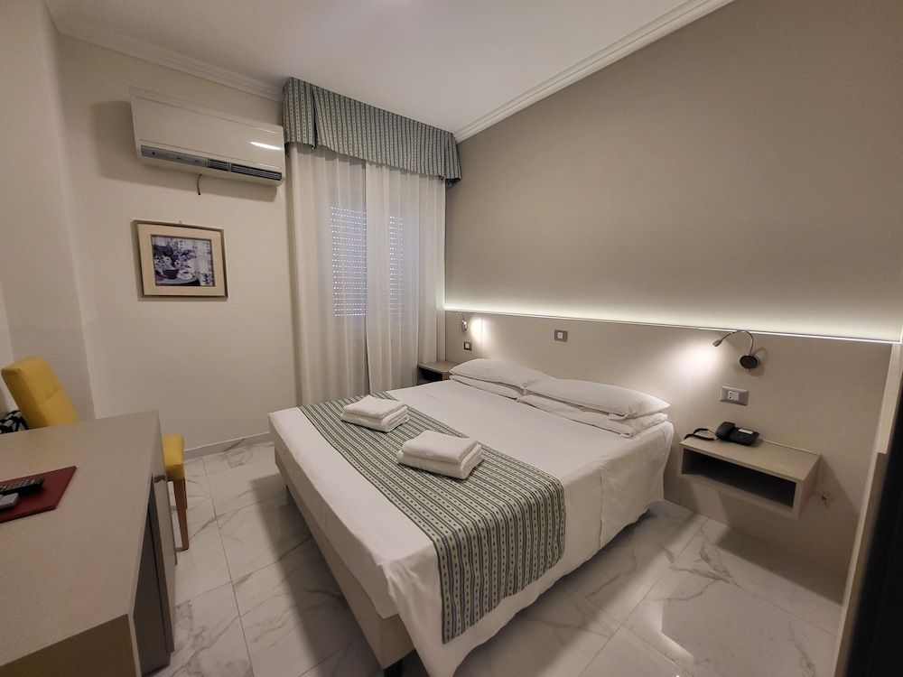 Hotel Dei Fiori Standard Double Room, 1 Double Bed 7