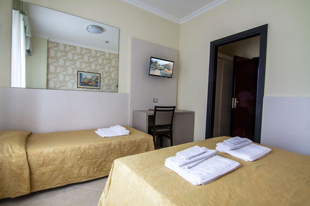 undefined Hotel Dei Fiori 3