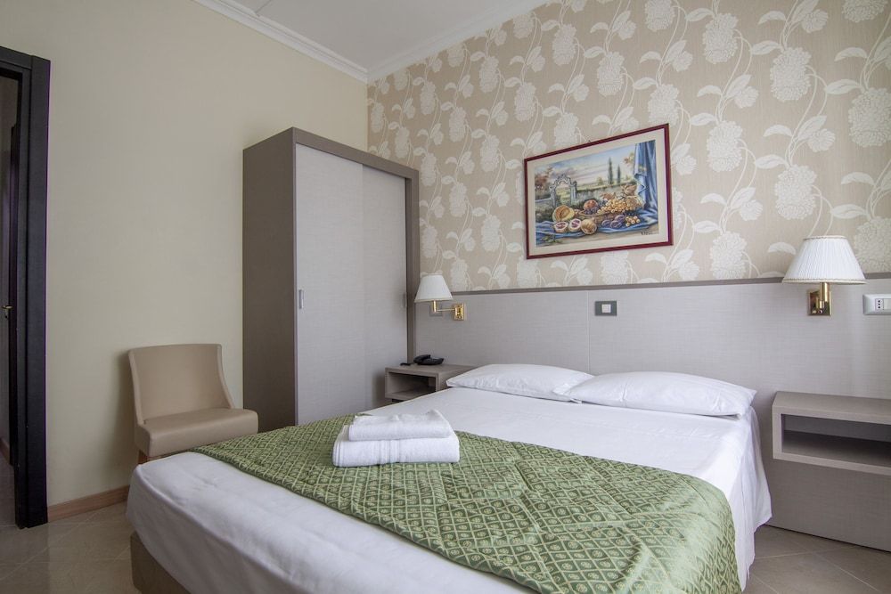 undefined Hotel Dei Fiori 10