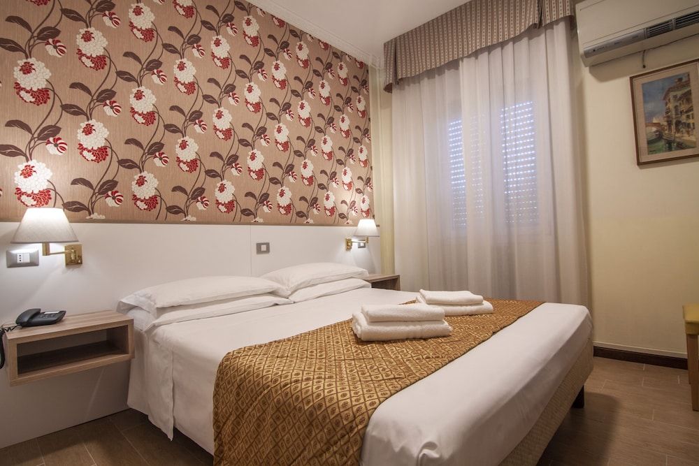 Hotel Dei Fiori Standard Double Room, 1 Double Bed 6