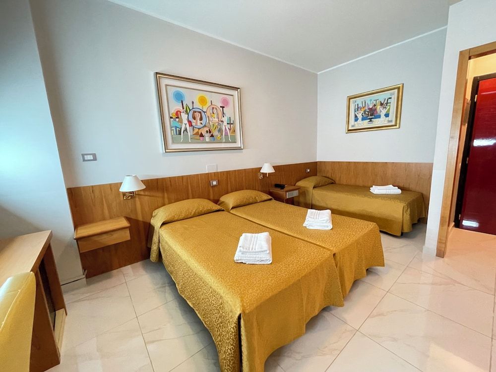 undefined Hotel Dei Fiori 4