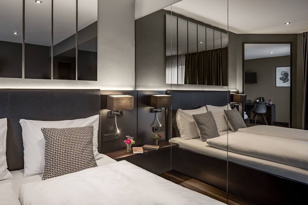 Hotel AMANO Düsseldorf Comfort Room 2