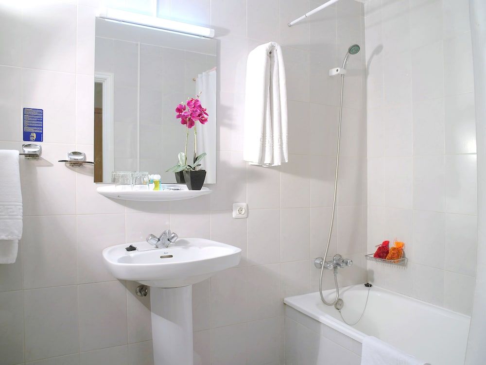 Hotel Adonis Pelinor Superior Twin Room 4