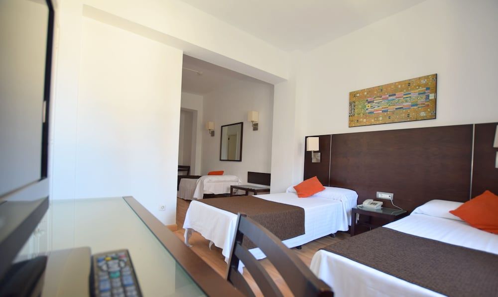 Hotel Adonis Pelinor Superior Triple Room 2