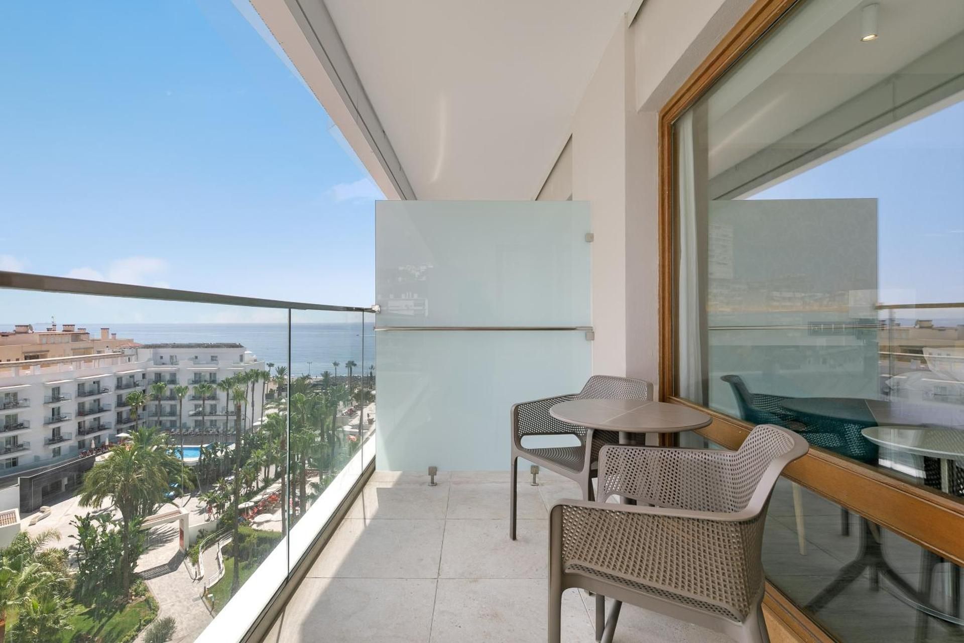 SUPERIOR ROOM LATERAL SEA VIEW
