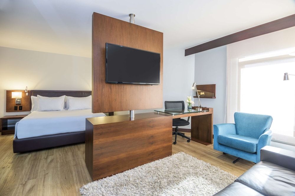 NH Collection Bogotá WTC Royal Superior Room 4