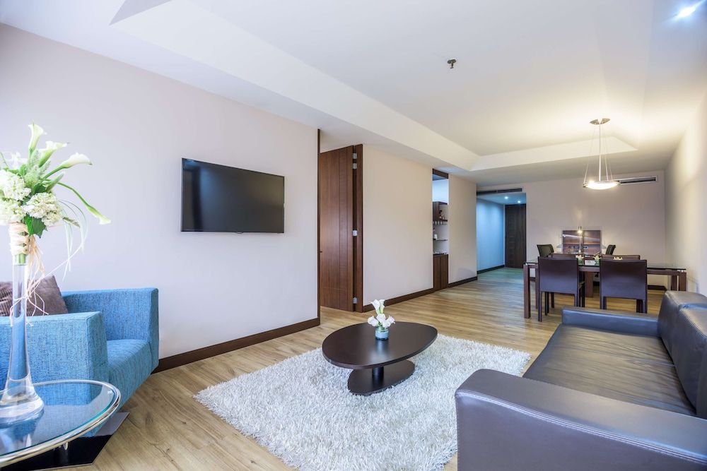 undefined NH Collection Bogotá WTC Royal 4