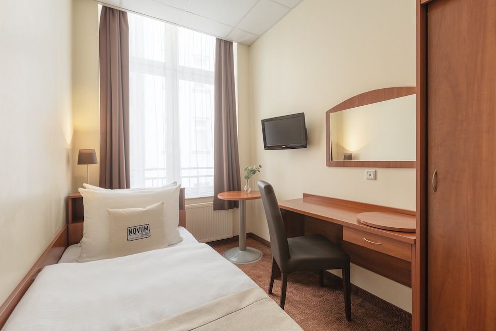 undefined Hotel Hamburg 4