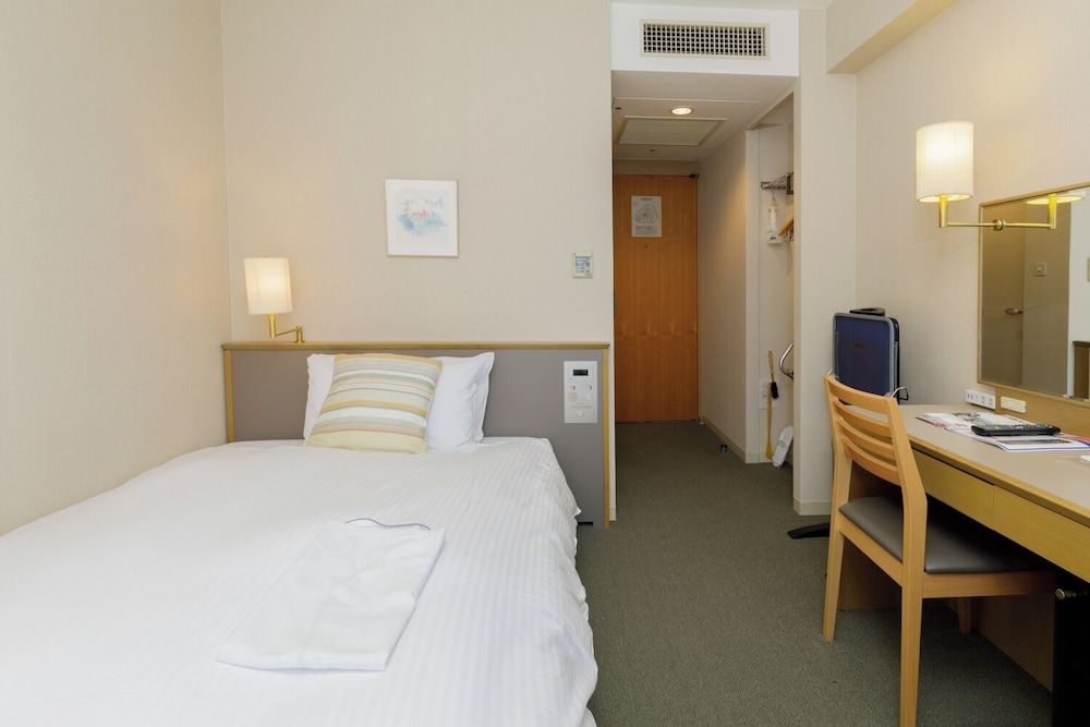 Single Room, Smoking